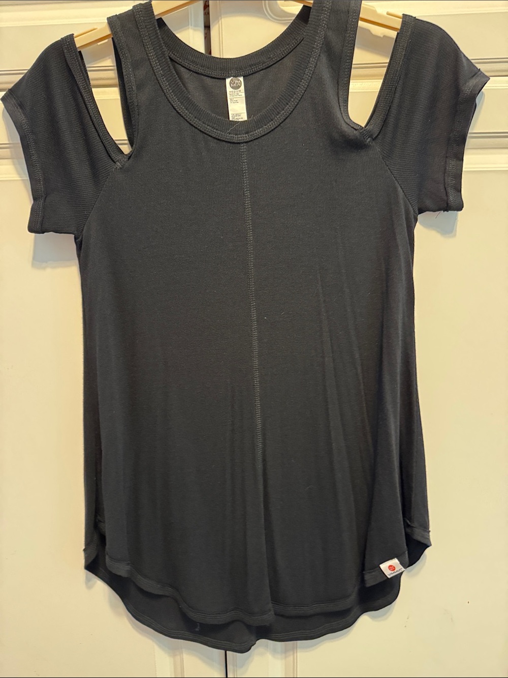 Vimmia Black Cold-Shoulder Tank Top